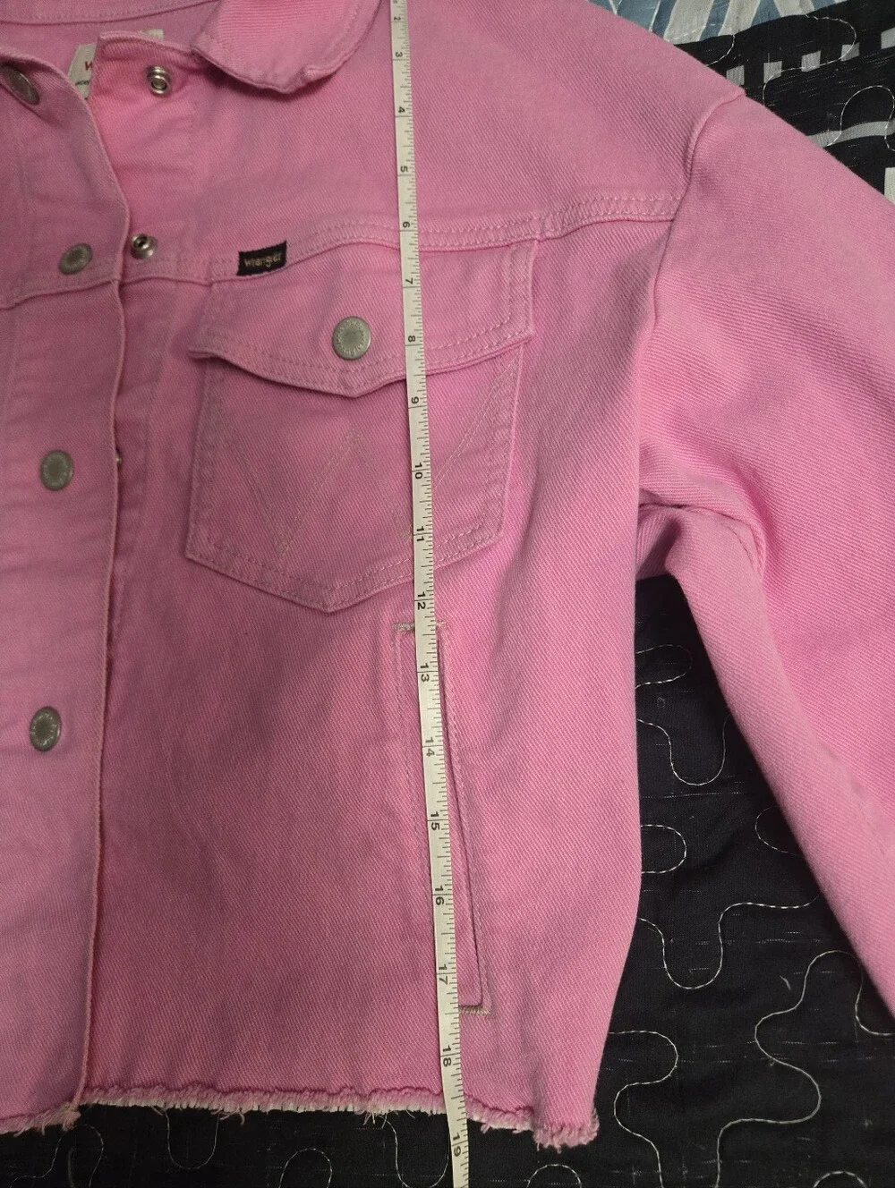 WRANGLER Bright Pink Cropped Denim Jacket Size M